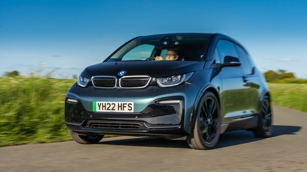 1 BMW i3 in green