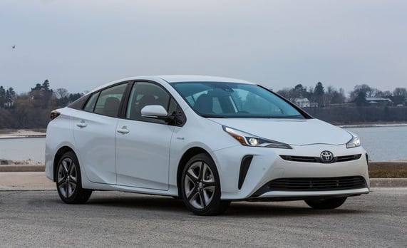 2019-toyota-prius-limited-129-1544565952