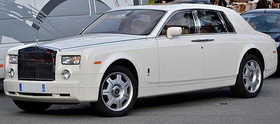 560px-Rolls_Royce_Phantom_-_Flickr_-_Alexandre_Prévot_(5)_(cropped)