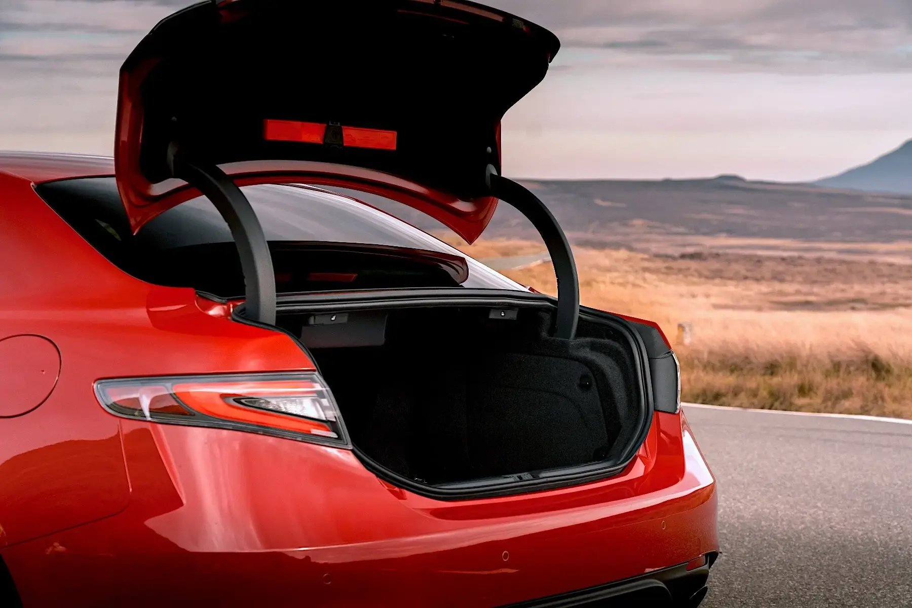 Alfa-Romeo-Giulia-boot