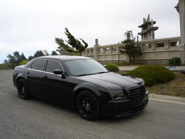 Black Chrysler 300