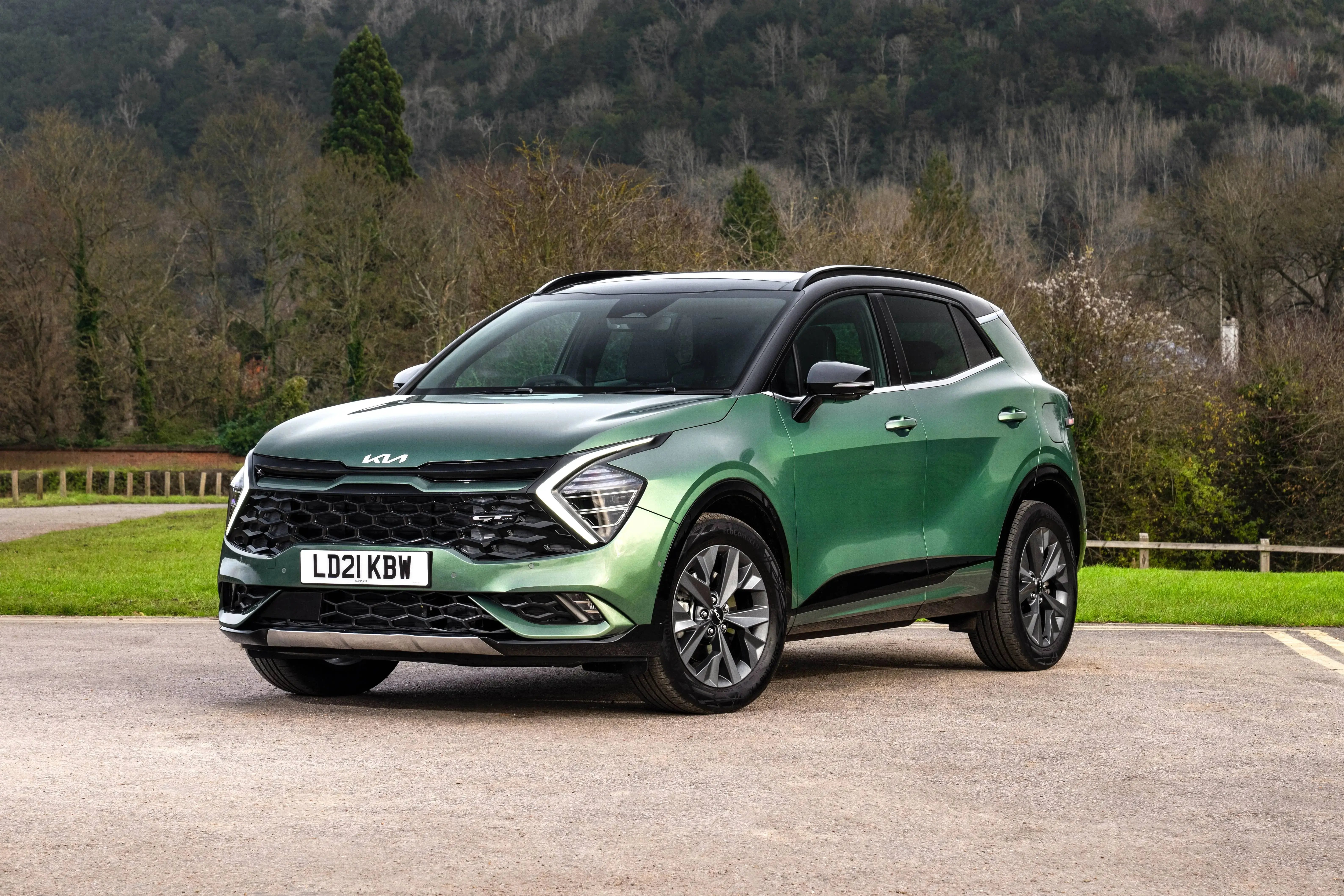 Green-Kia-Sportage-front-4