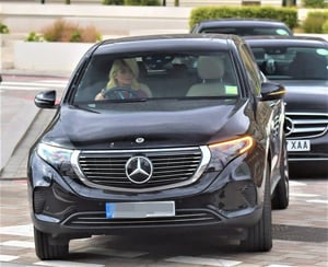 Holly Willoughby EQC Mercedes (1)