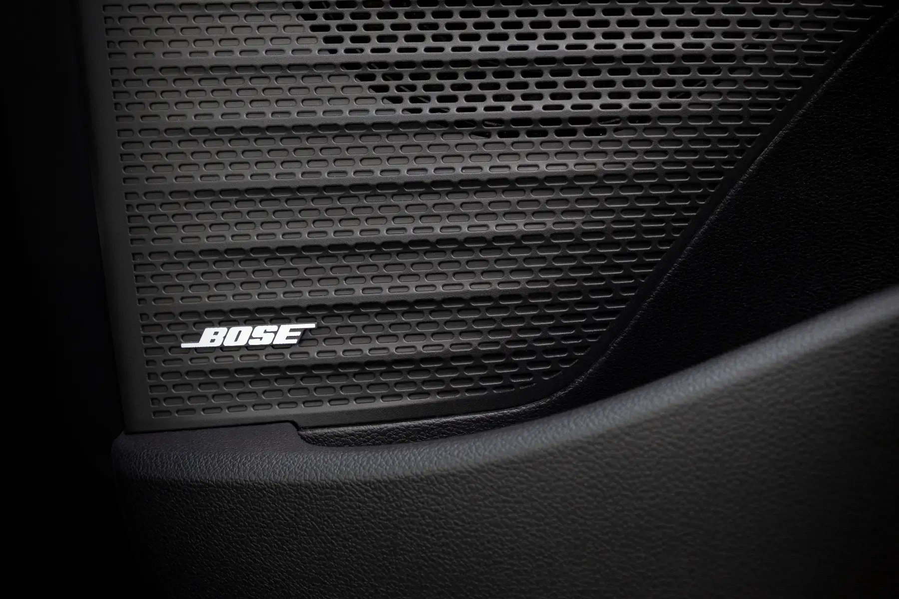 Hyundai-i20_Bose-sound-system
