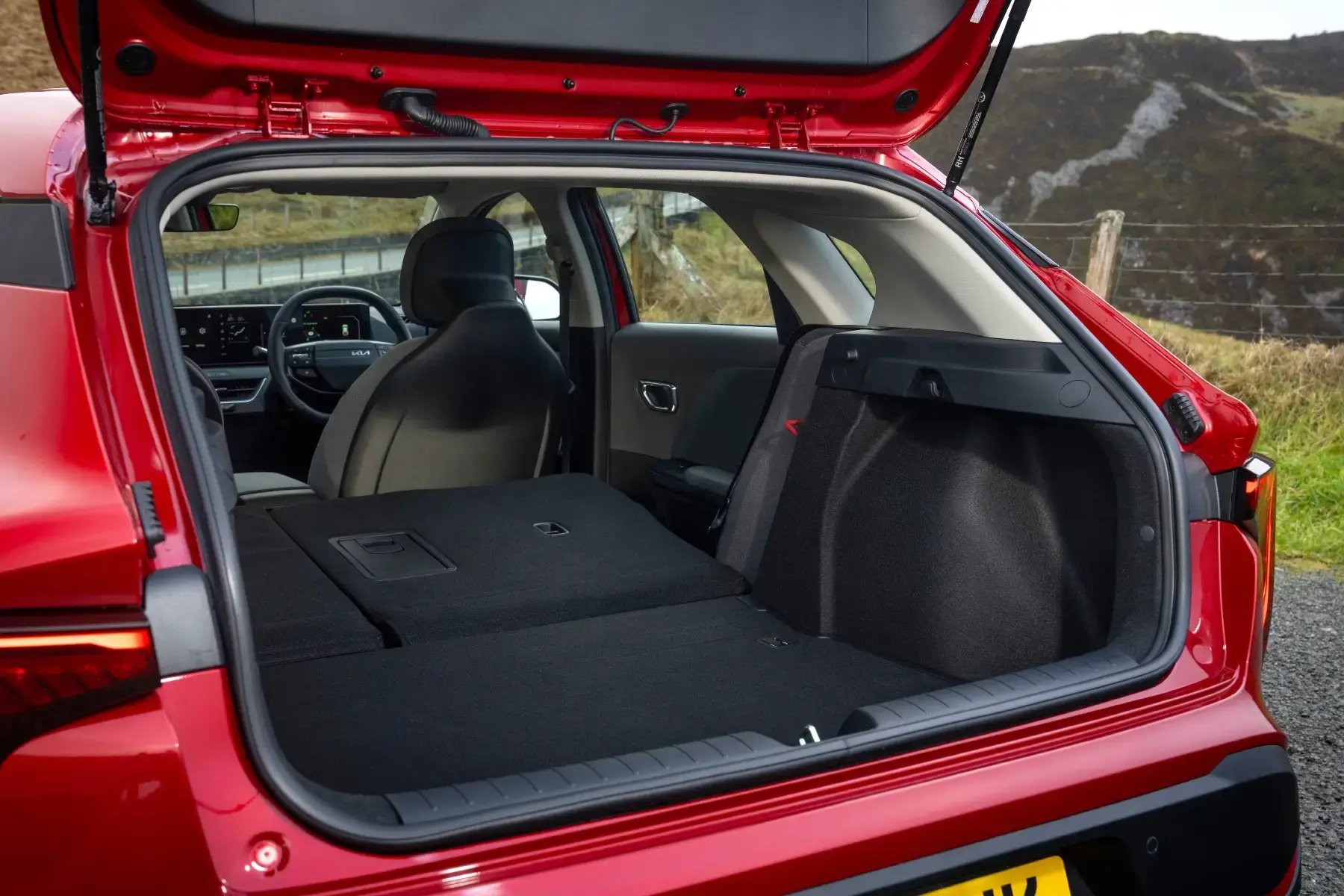 Kia-K4-hatchback-boot