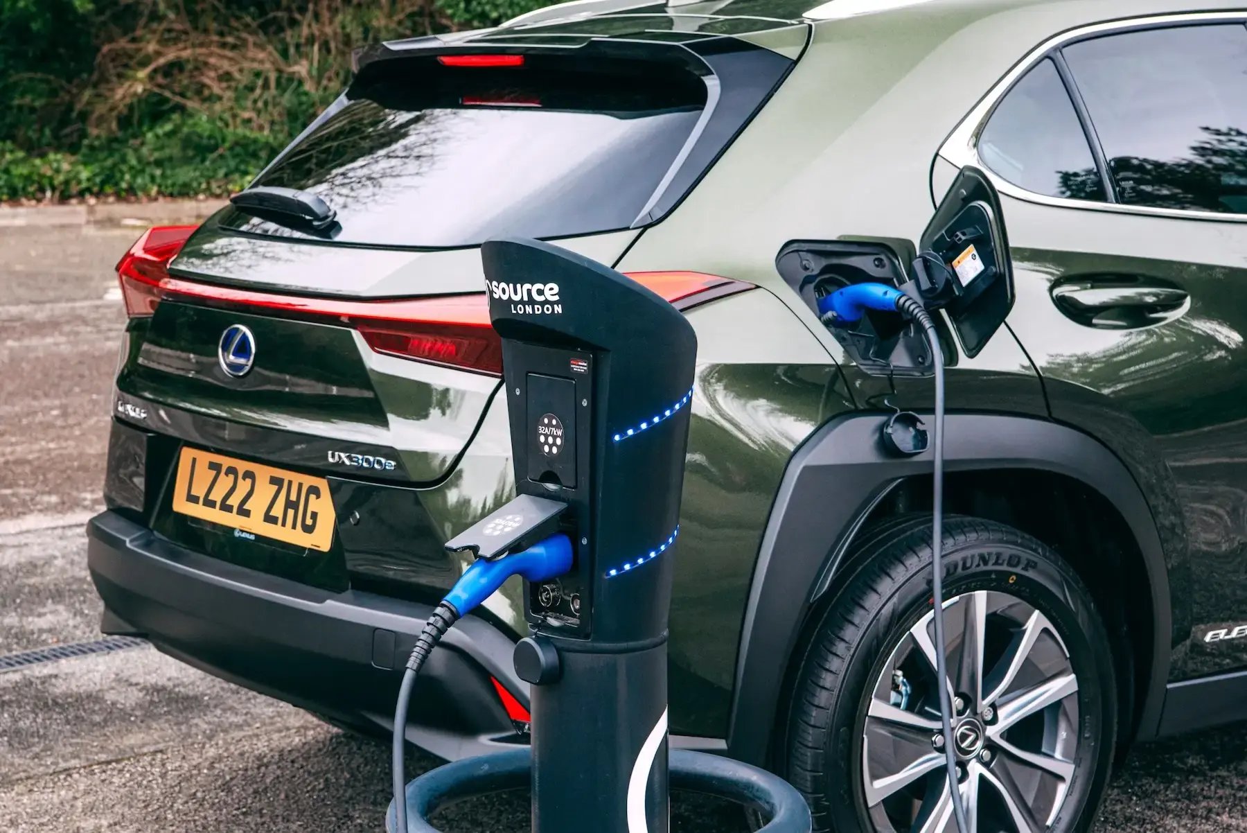 Lexus-UX-public-charger