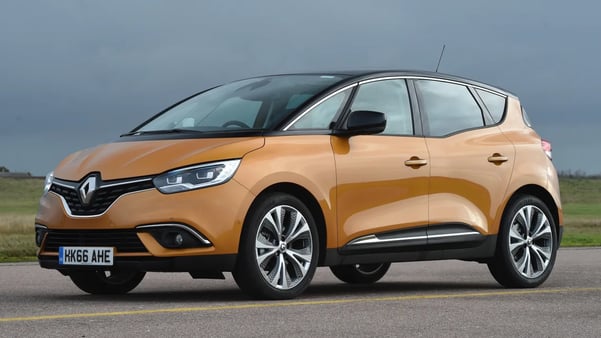 Orange Renault Scenic