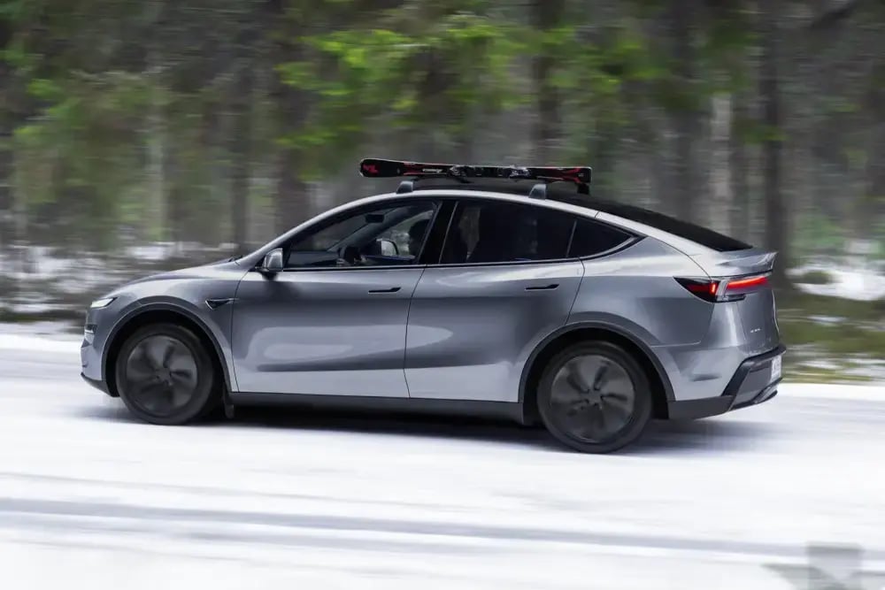 Tesla-Model-Y-driving-2