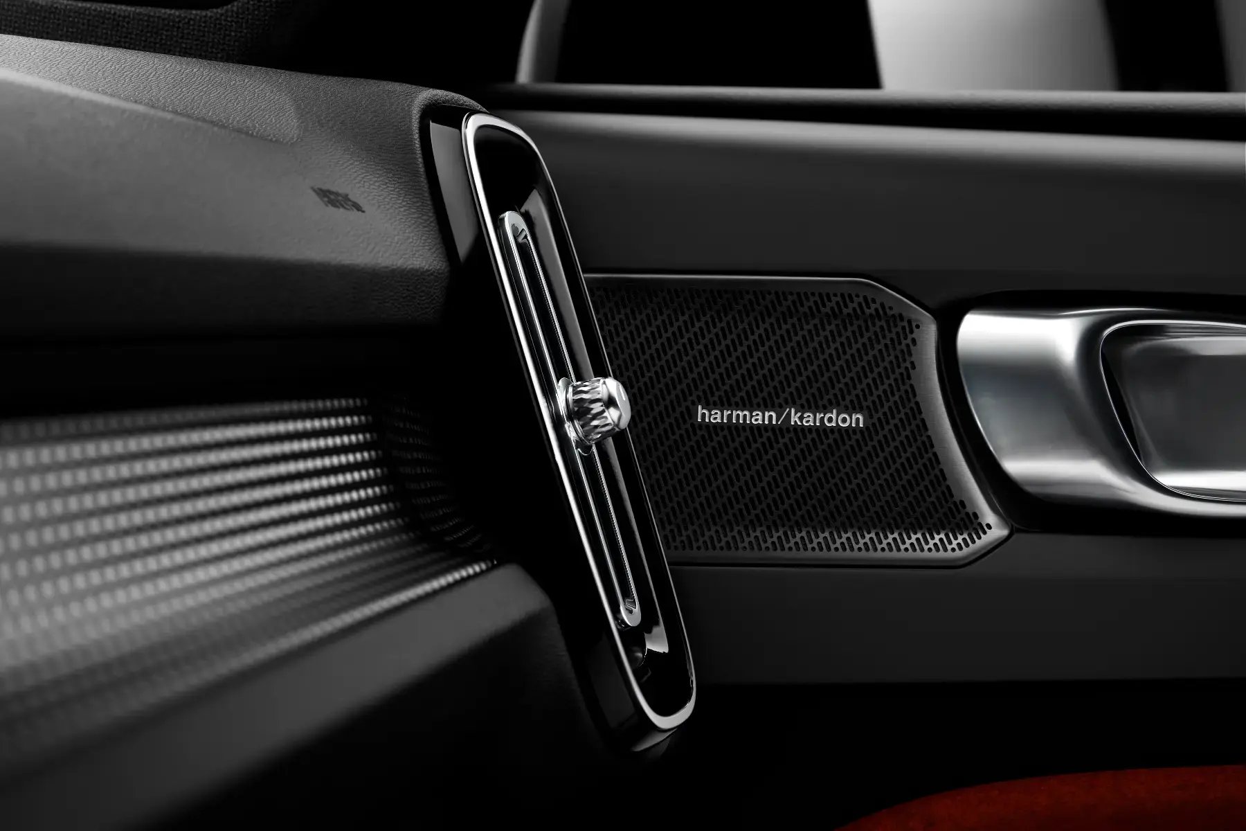 Volvo-XC40-Harman-Kardon