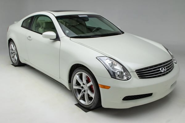 White Infiniti G35 Coupe