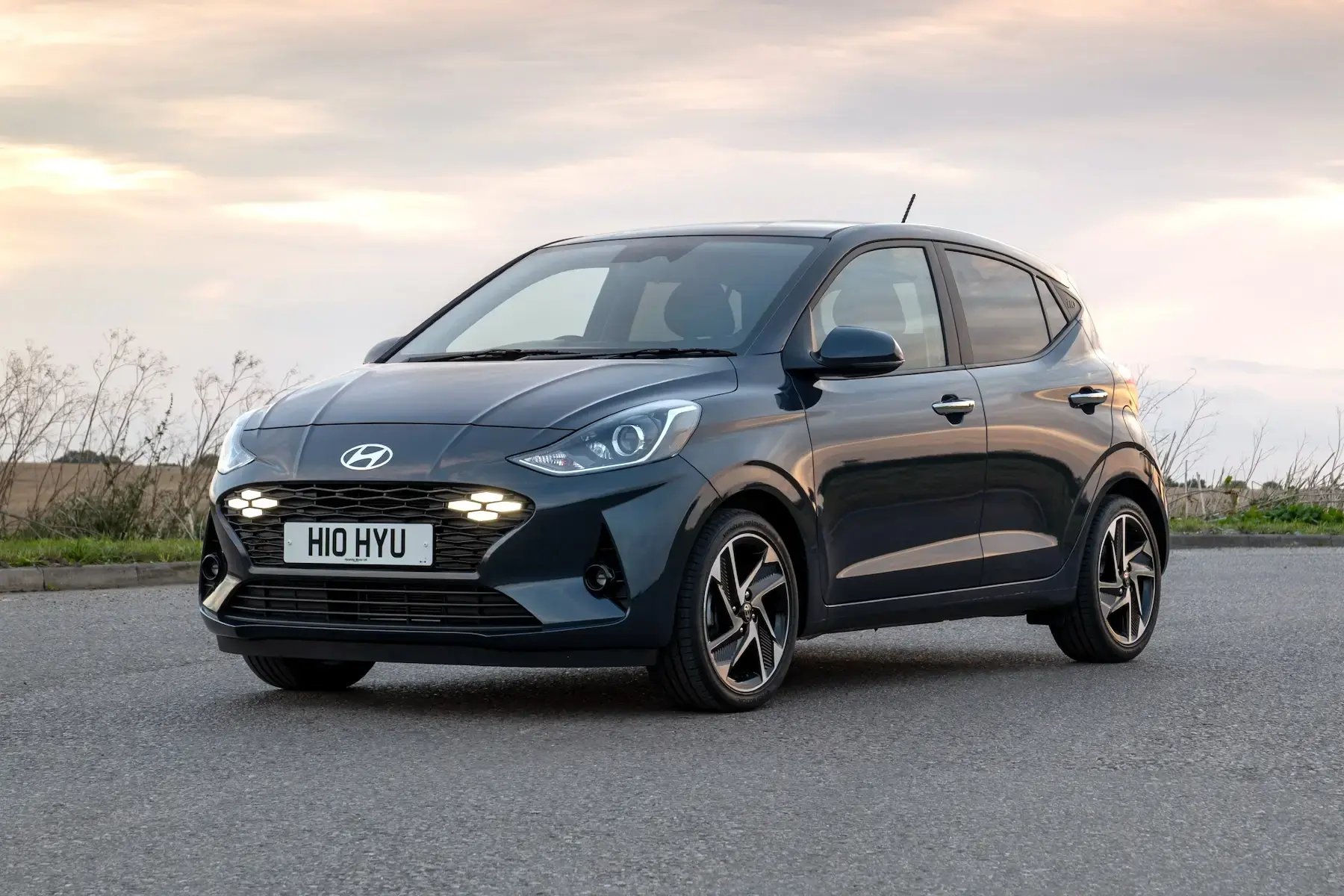 black-Hyundai-i10-parked