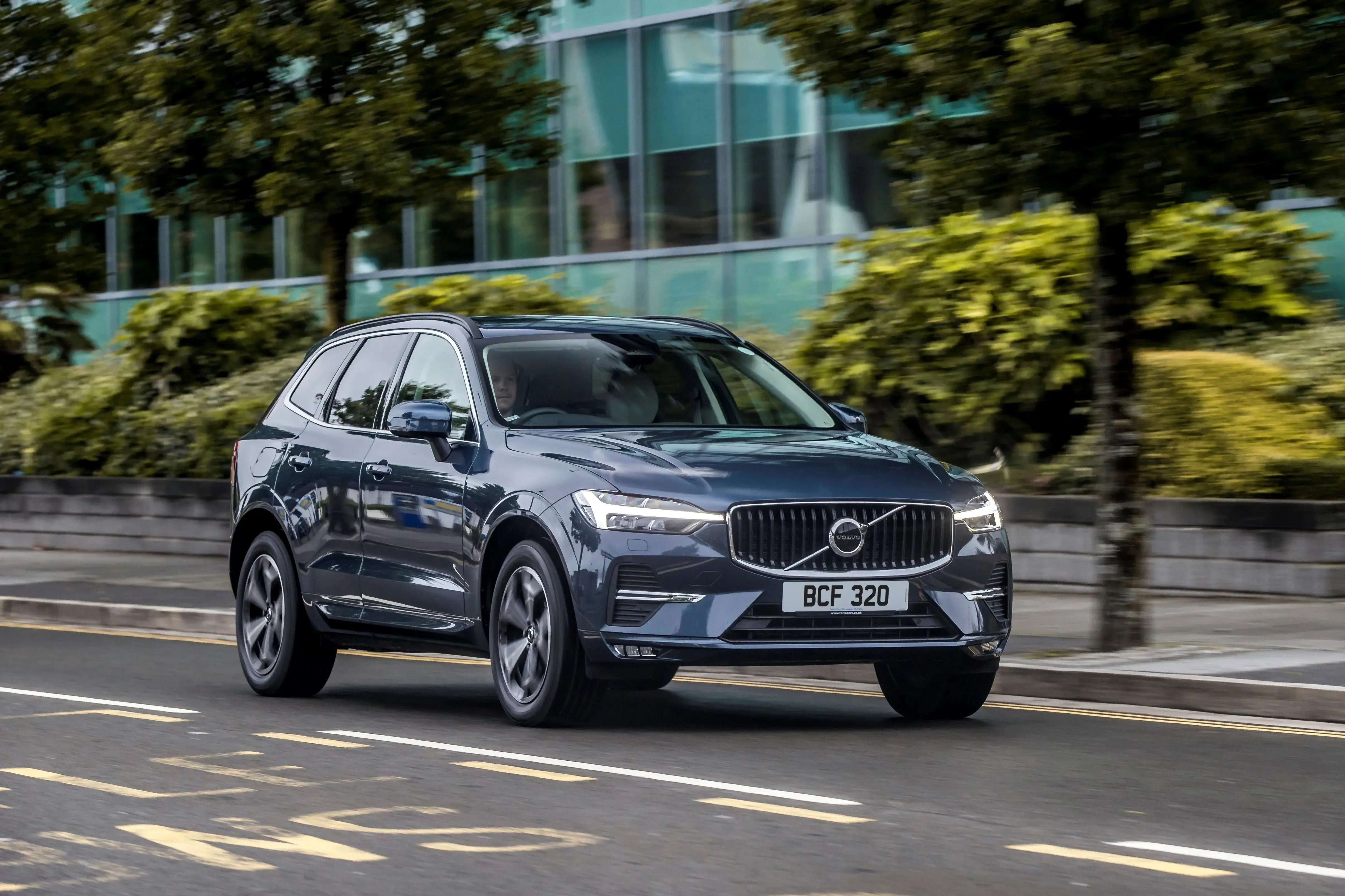 black-Volvo-XC60-dynamic-front