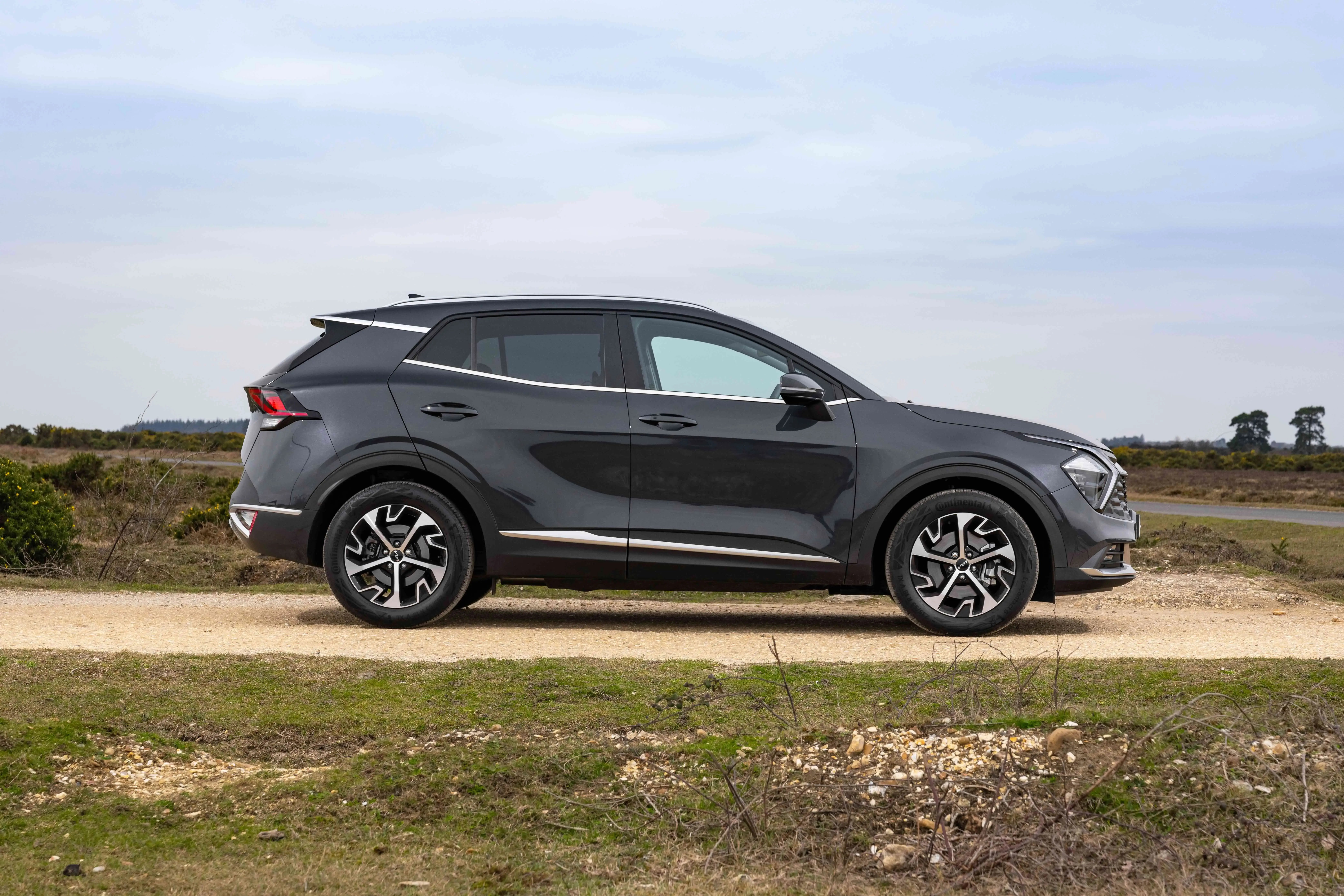 black-kia-sportage