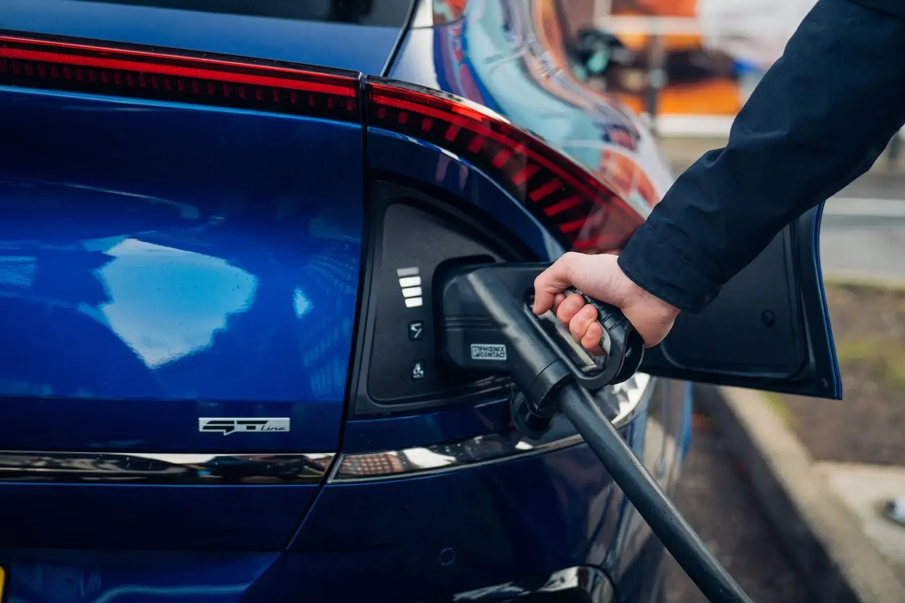 blue-Kia-EV6-charging