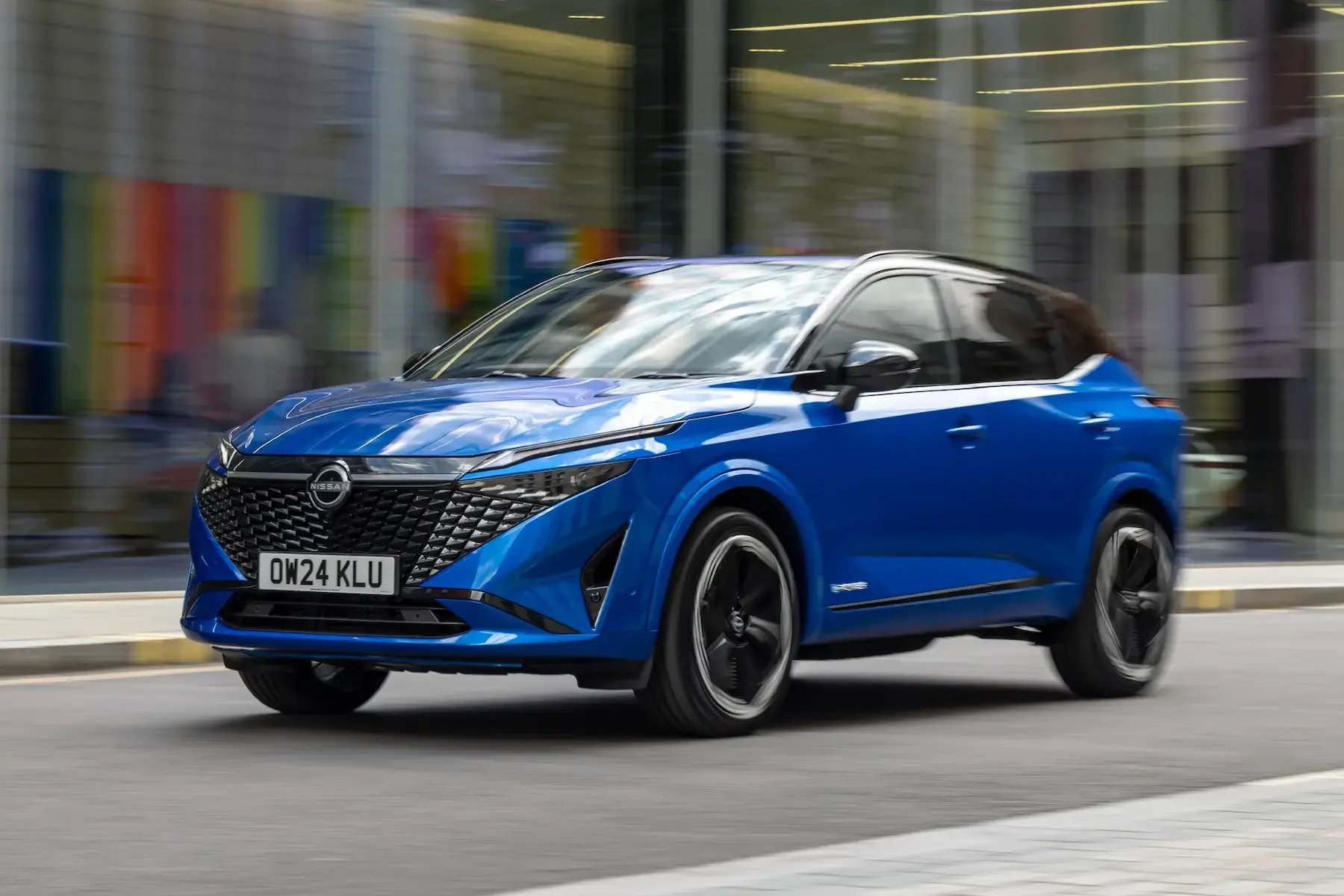 blue-Nissan-Qashqai-dynamic