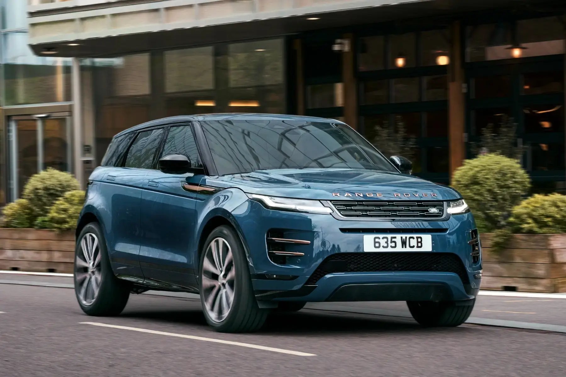 blue-Range-Rover-Evoque-dynamic-front