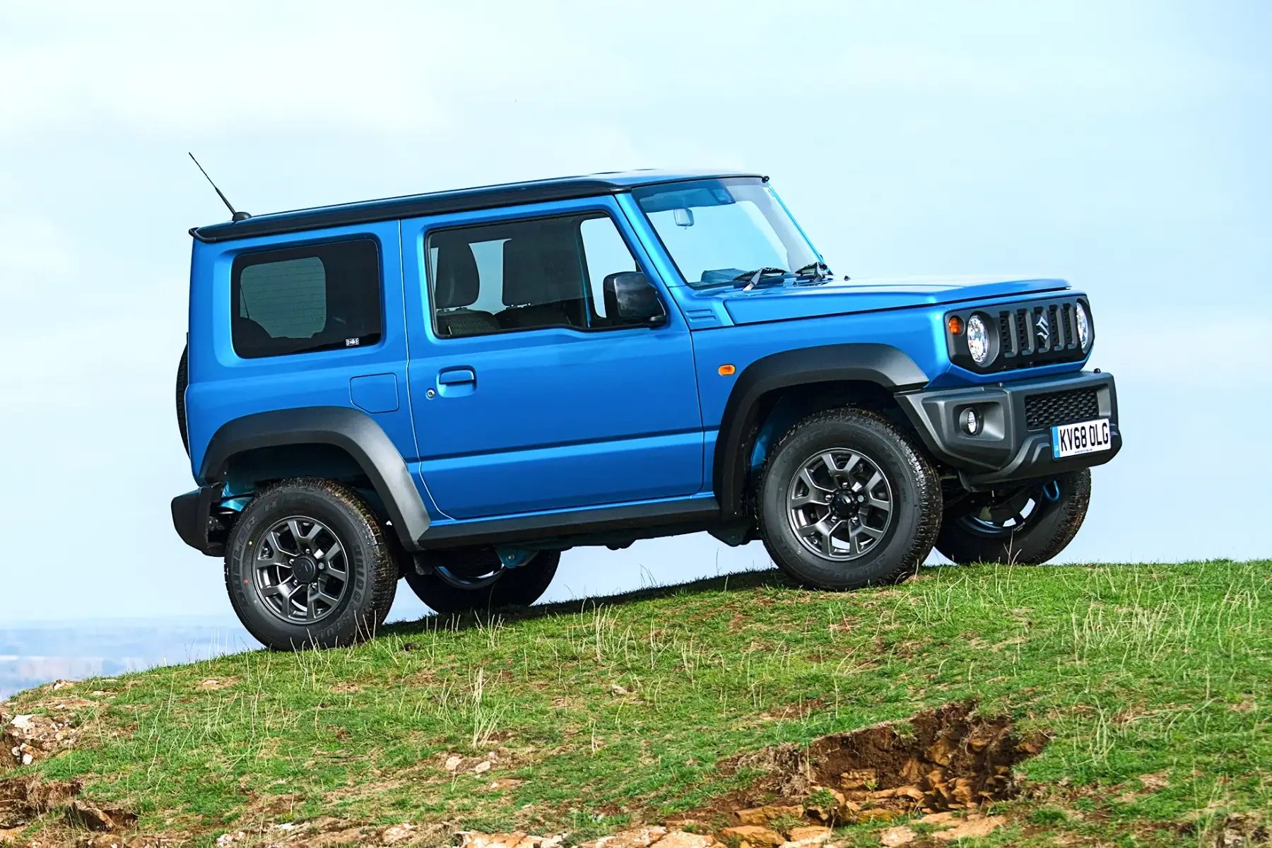 blue-Suzuki-Jimny