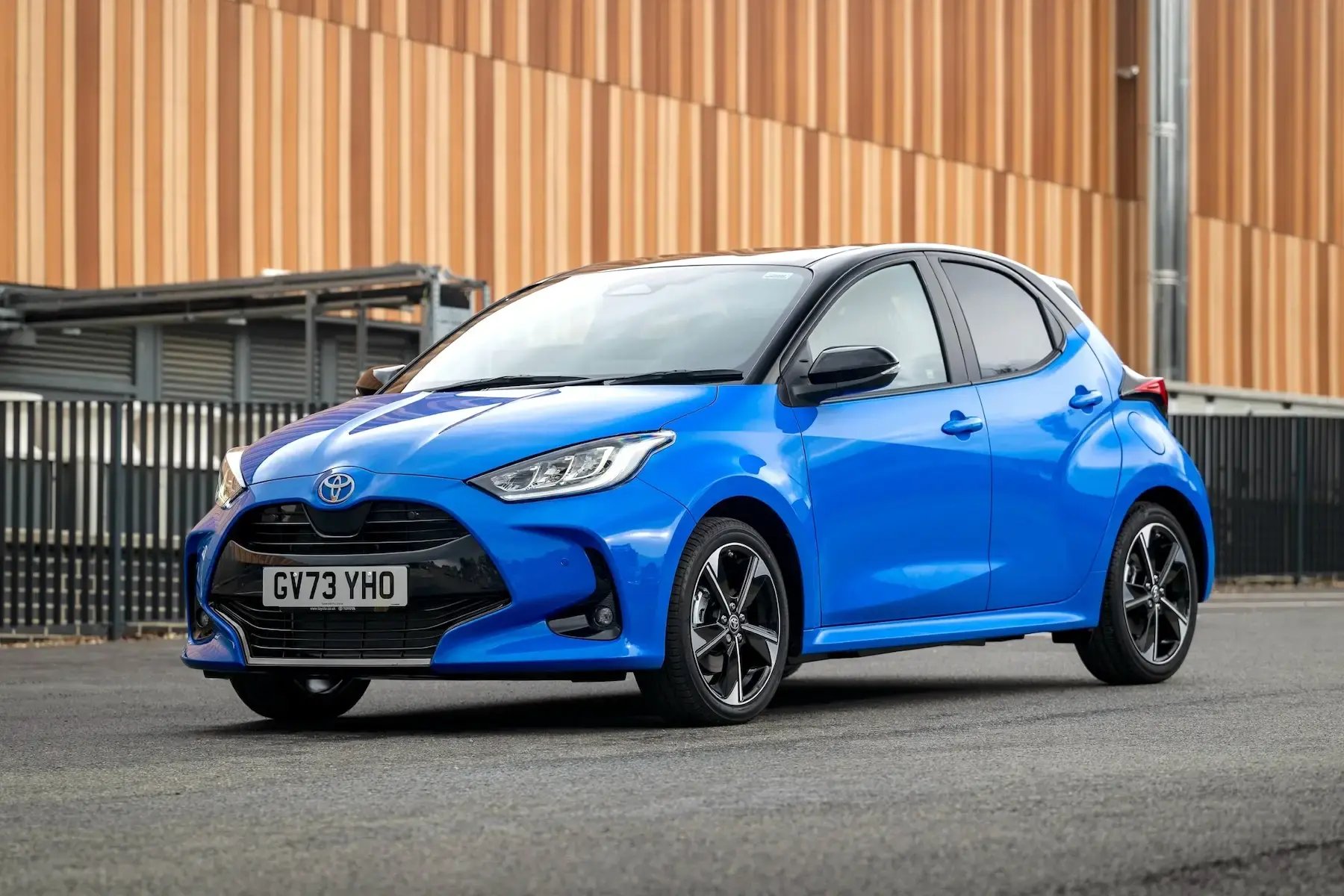 blue-Toyota-Yaris-parked-front