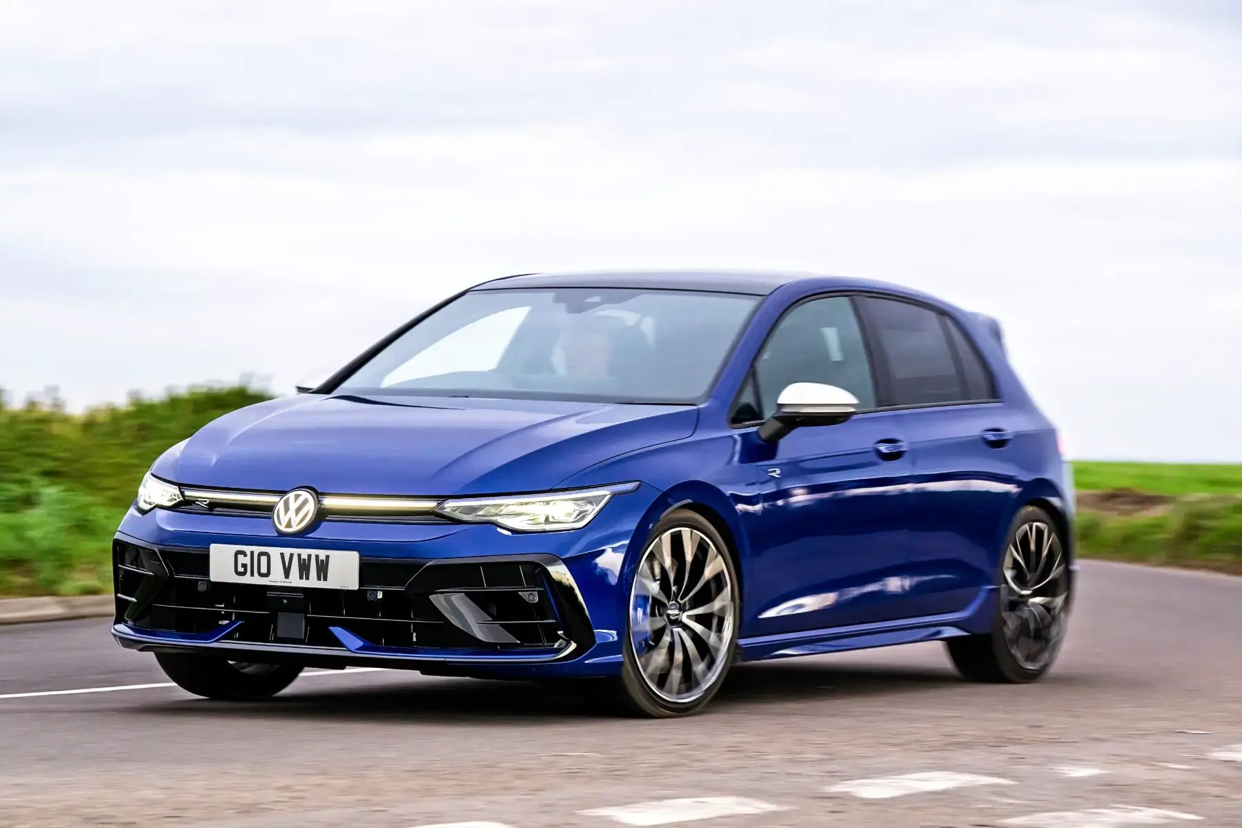 blue-Volkswagen-Golf-R