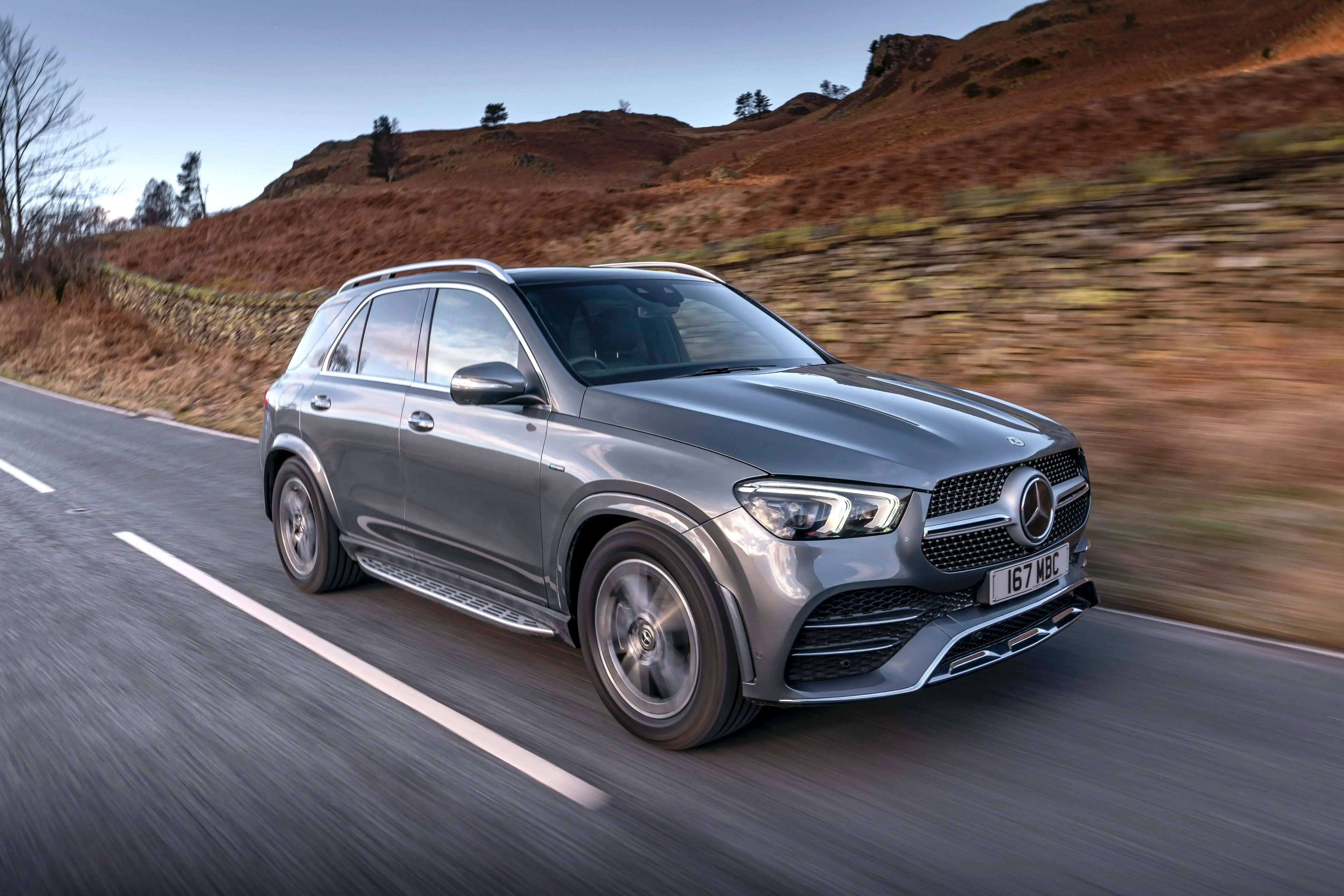charcoal-grey-Mercedes-Benz-GLE-dynamic-side