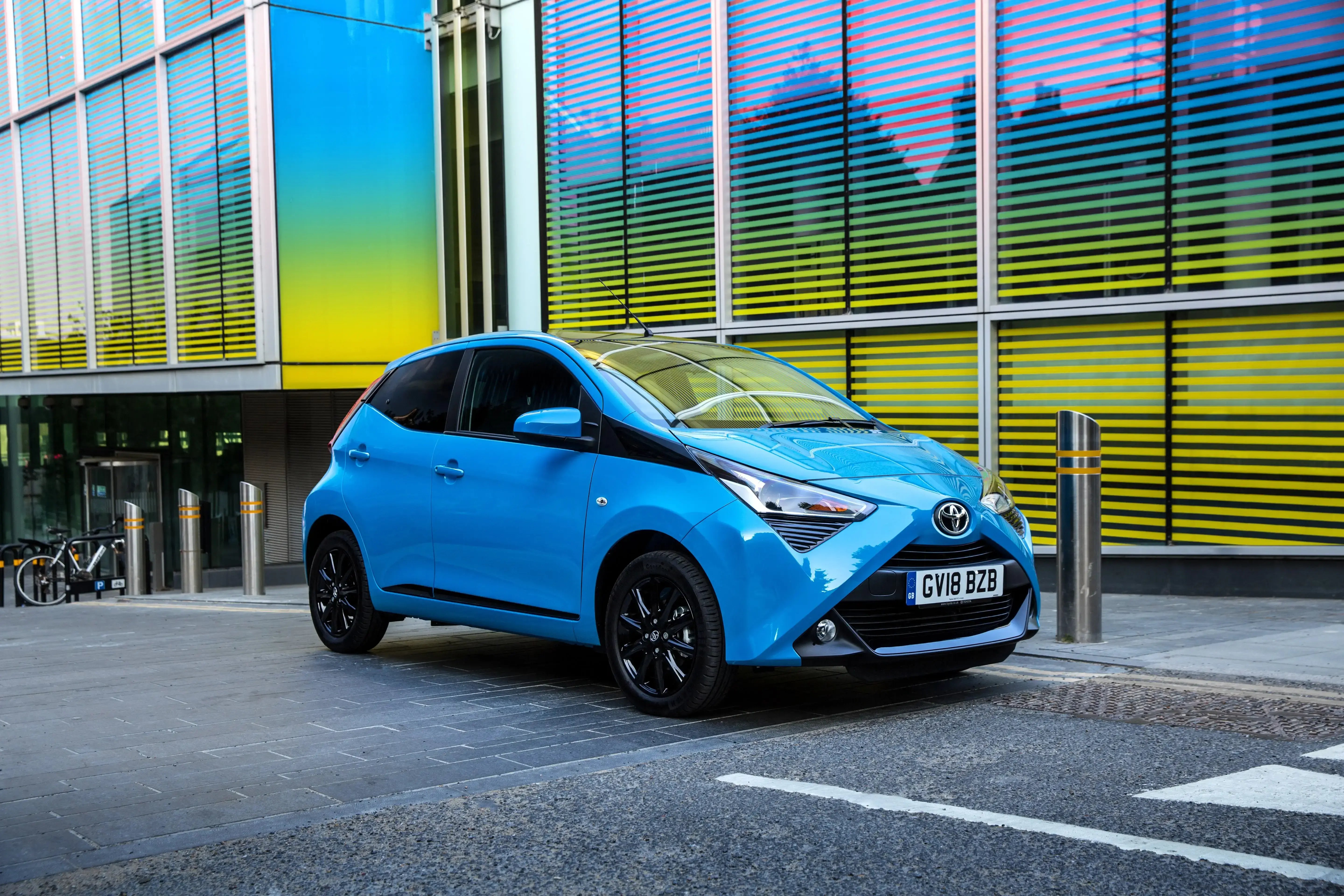 Blue-Toyota-Aygo-front-4