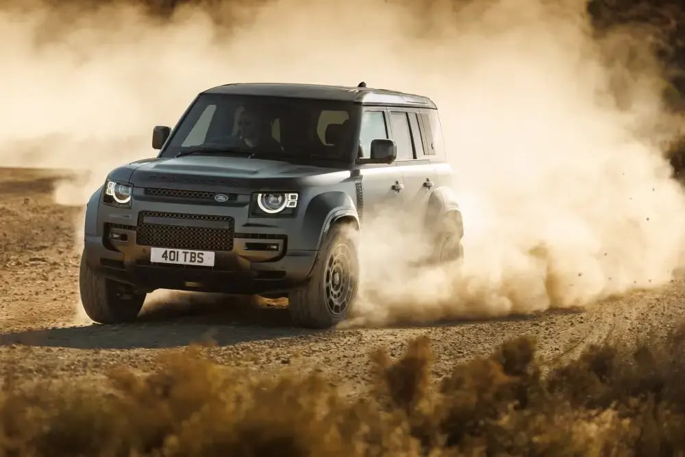 faroe-green-range-rover-front-dynamic-dirt-road