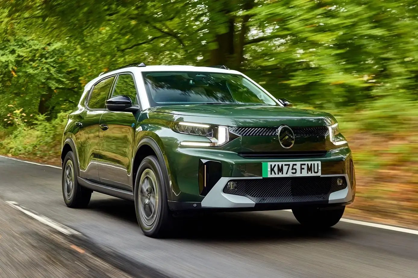 green-Citroen-C3-Aircross-dynamic
