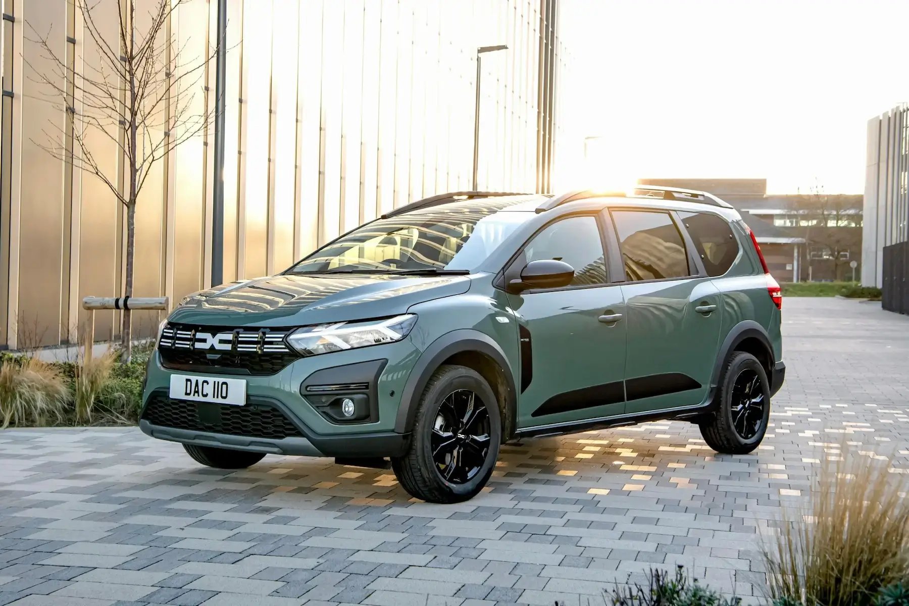 green-Dacia-Jogger-parked