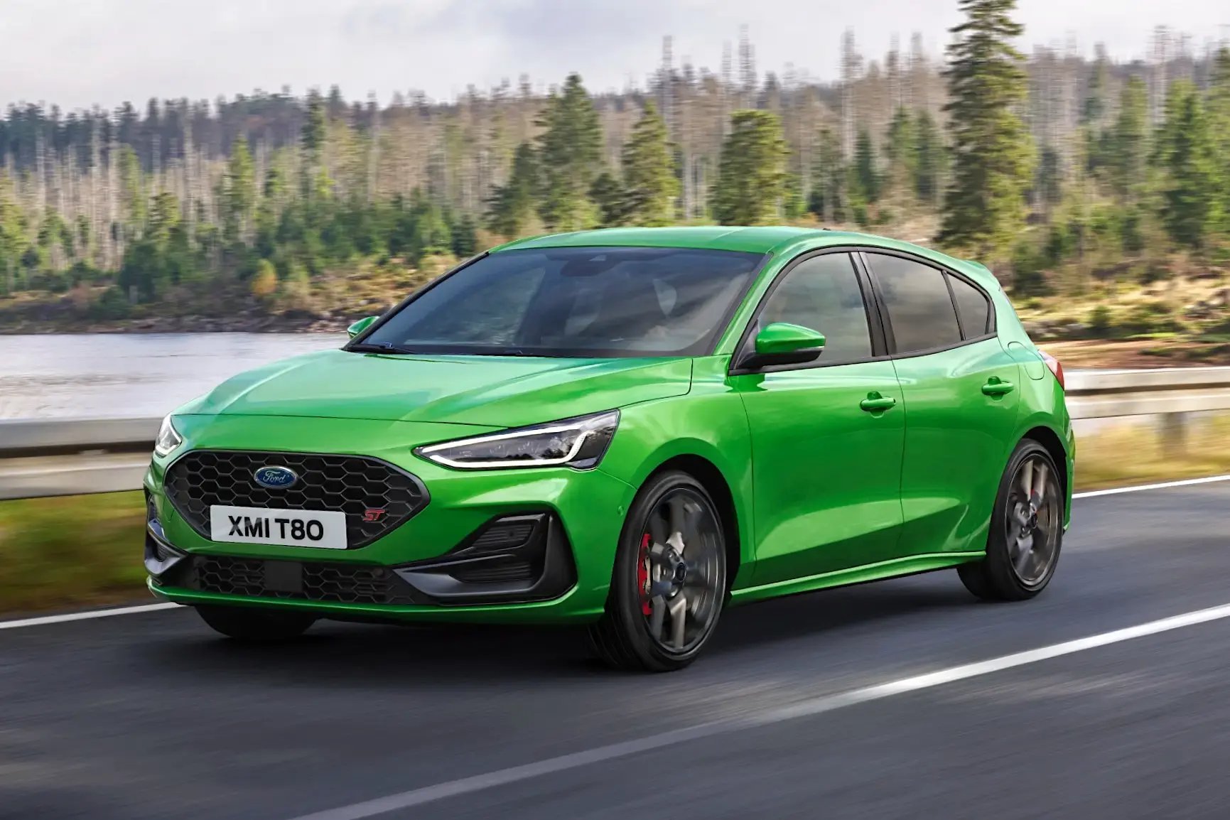 green-Ford-Focus-dynamic