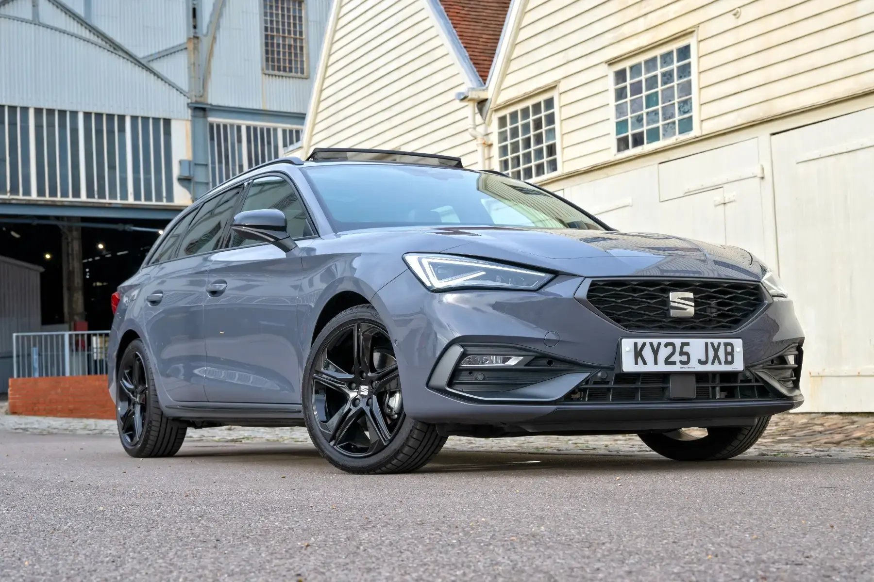 grey-Seat-Leon-parked-front-1