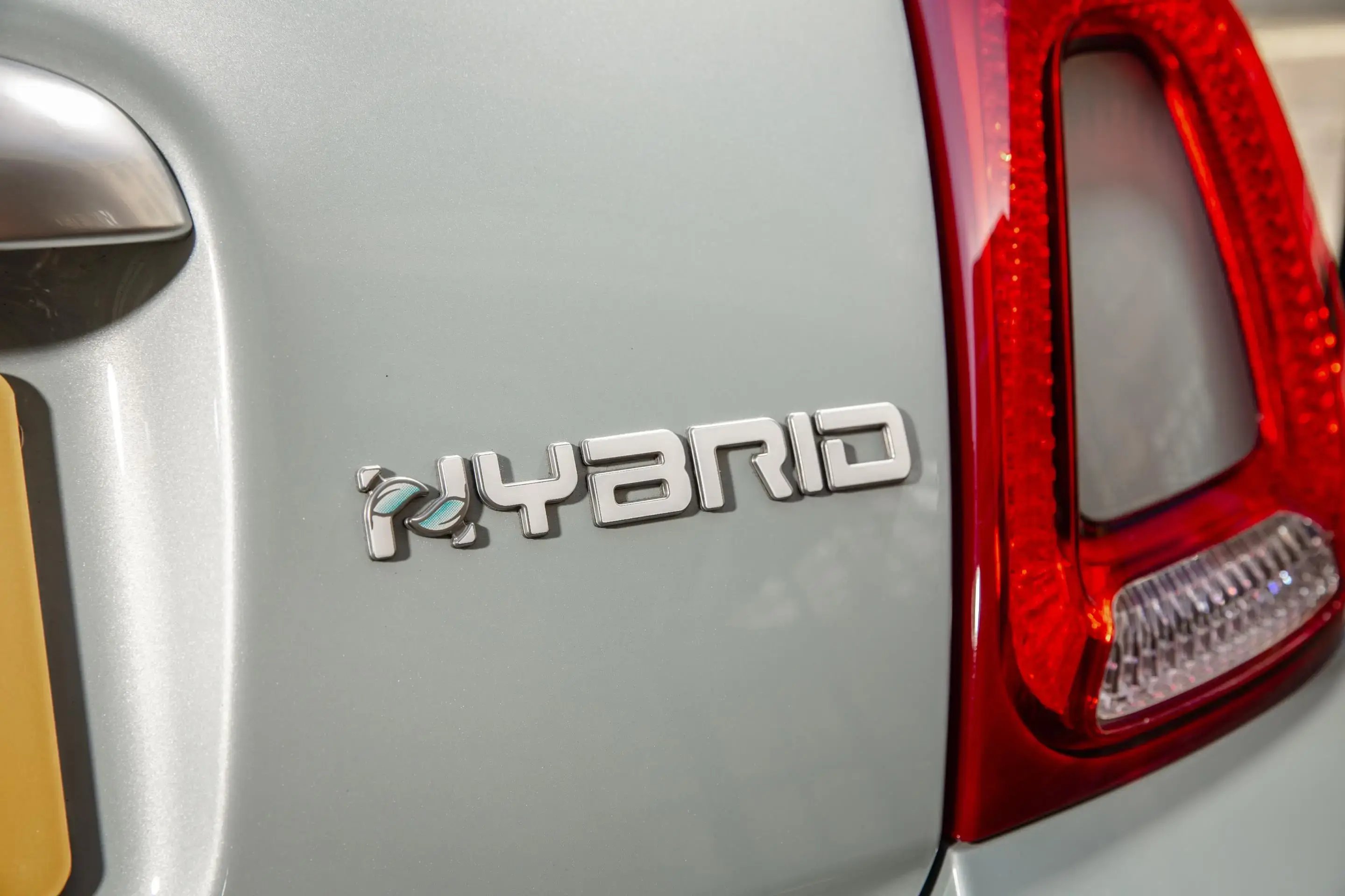 hybrid-detail-Fiat-500-Mild-Hybrid