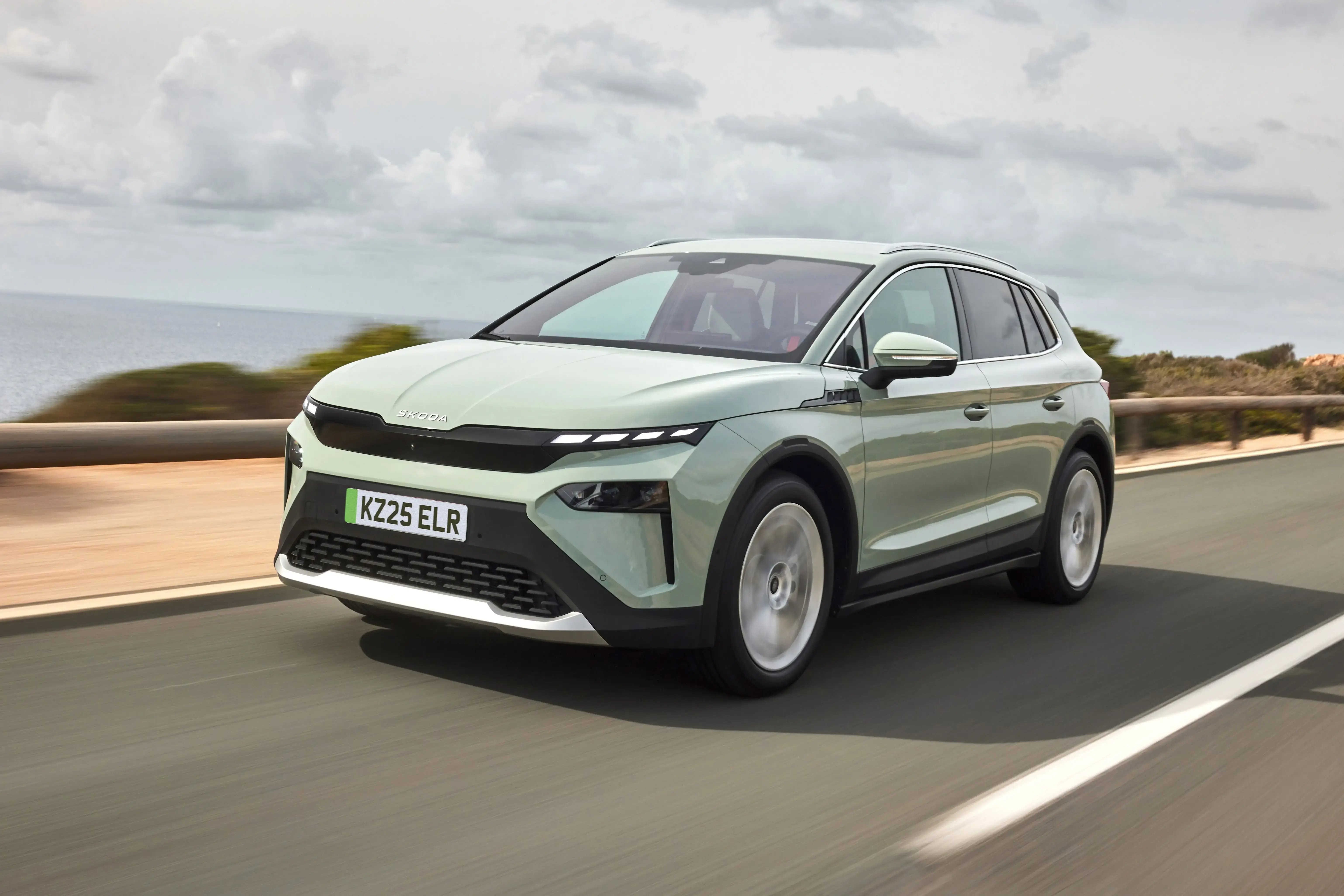 jade-Skoda-Elroq-dynamic