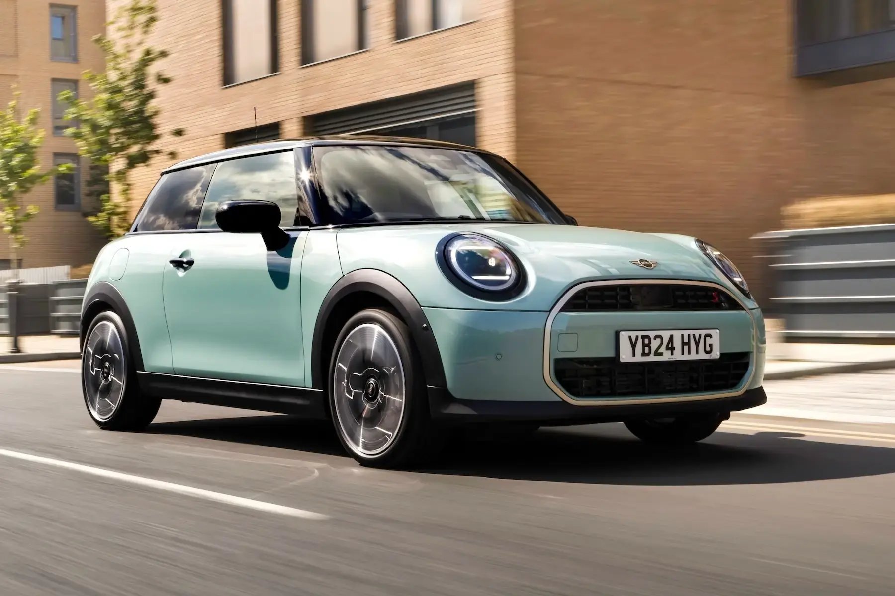 light-green-Mini-Cooper-dynamic