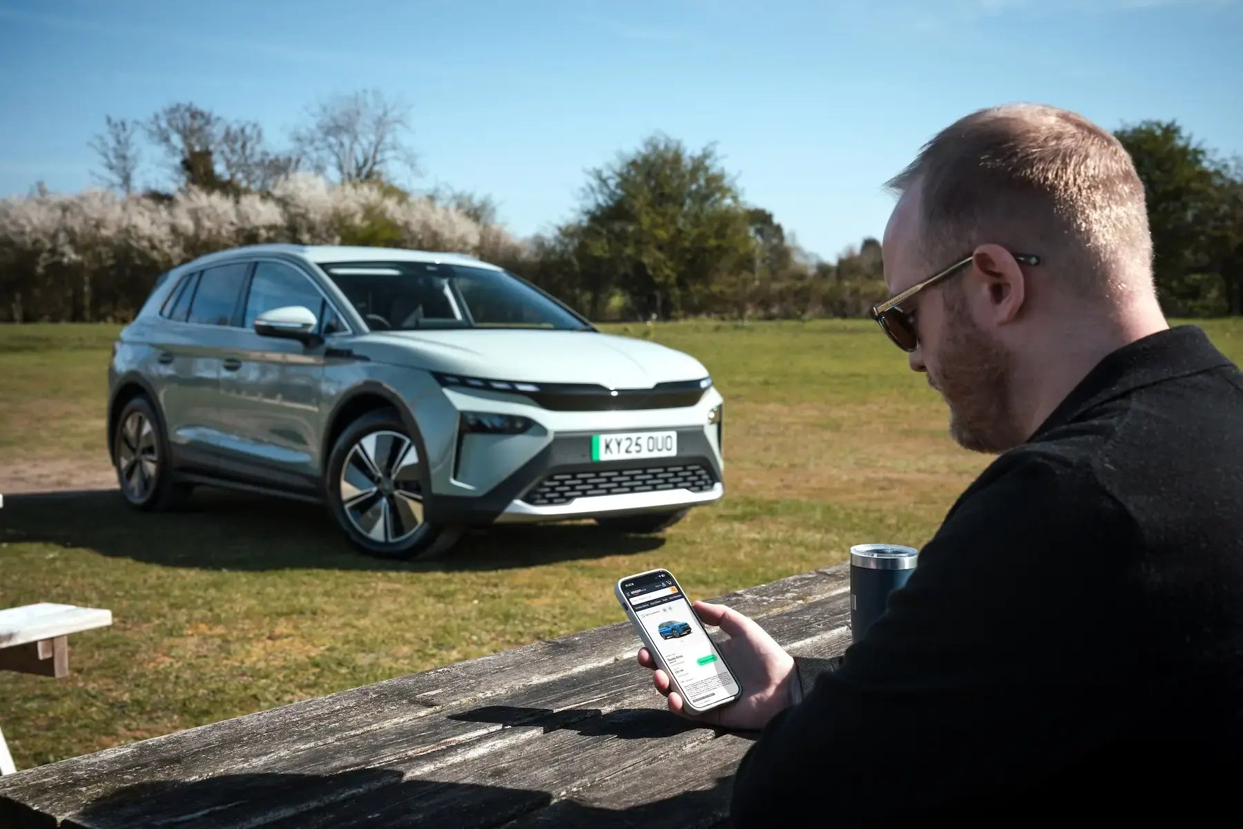 man-phone-app-buy-car