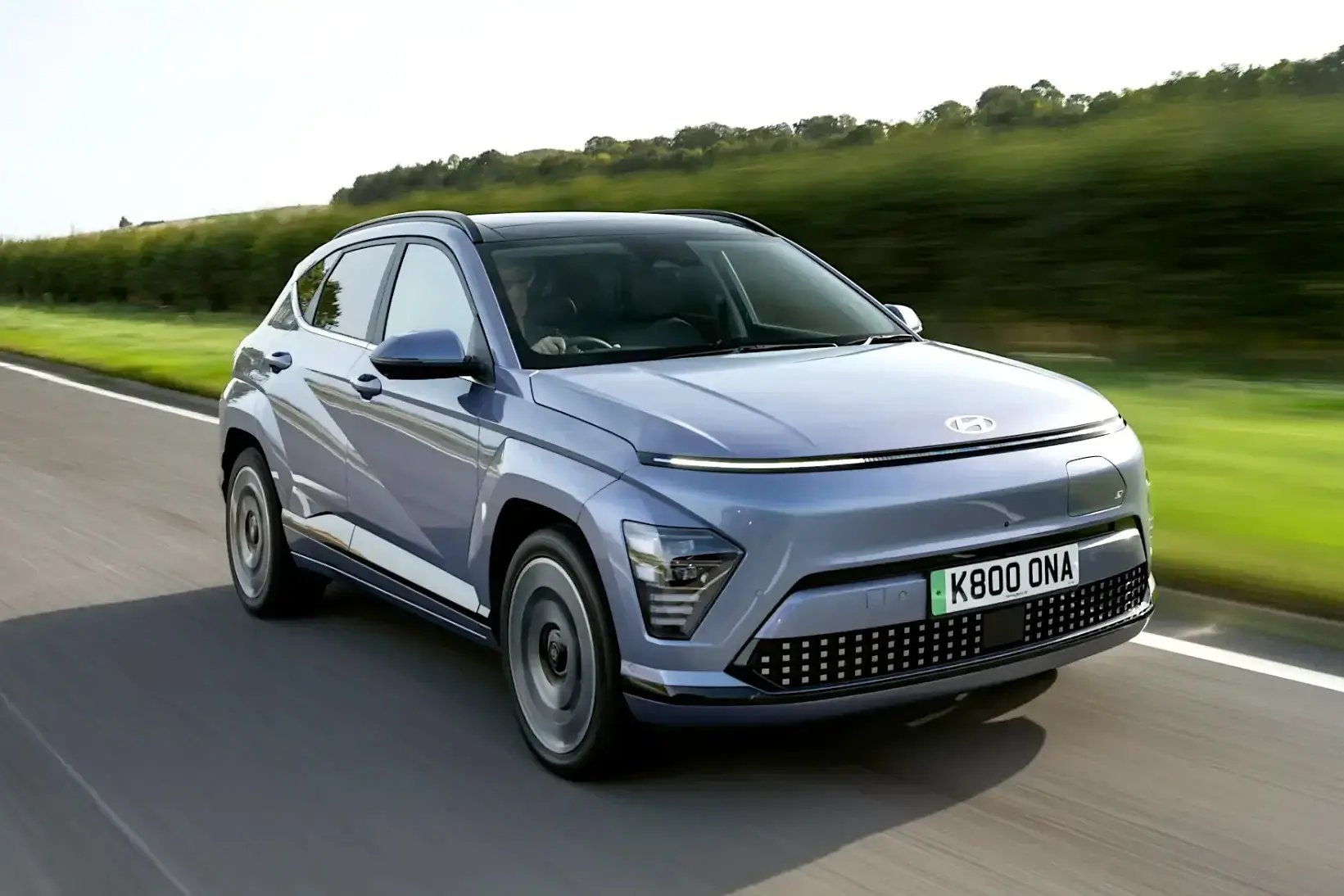 metallic-purple-Hyundai-Kona-Electric-dynamic-1