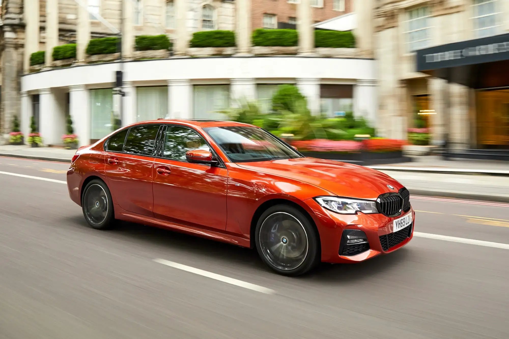 orange-BMW-3-Series-dynamic