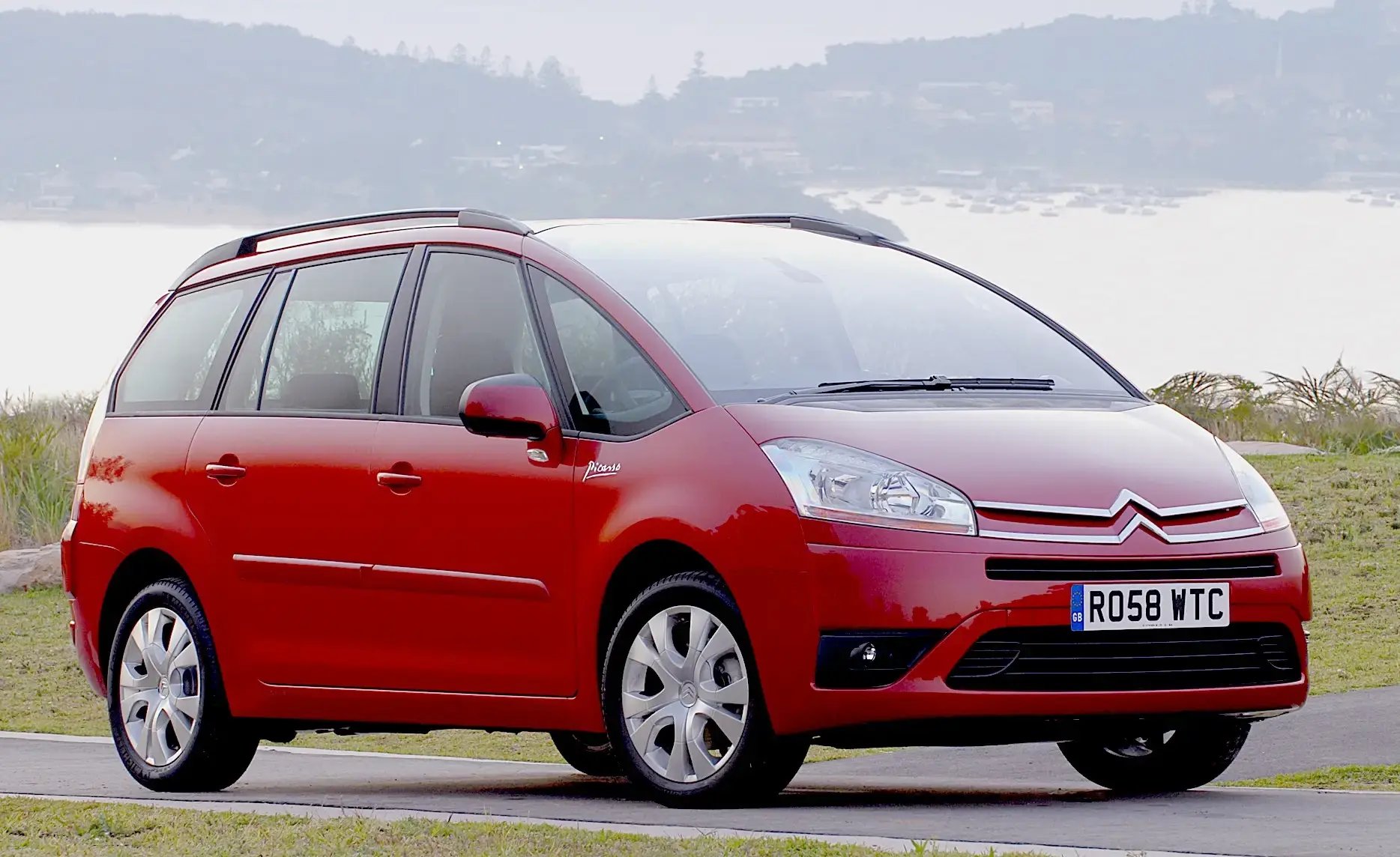 red-Citroen-Grand-C4-Picasso-parked