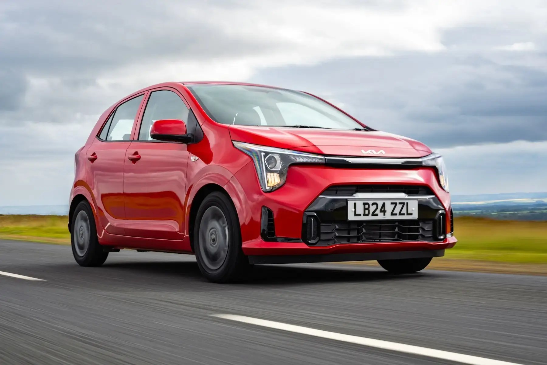 red-Kia-Picanto-dynamic