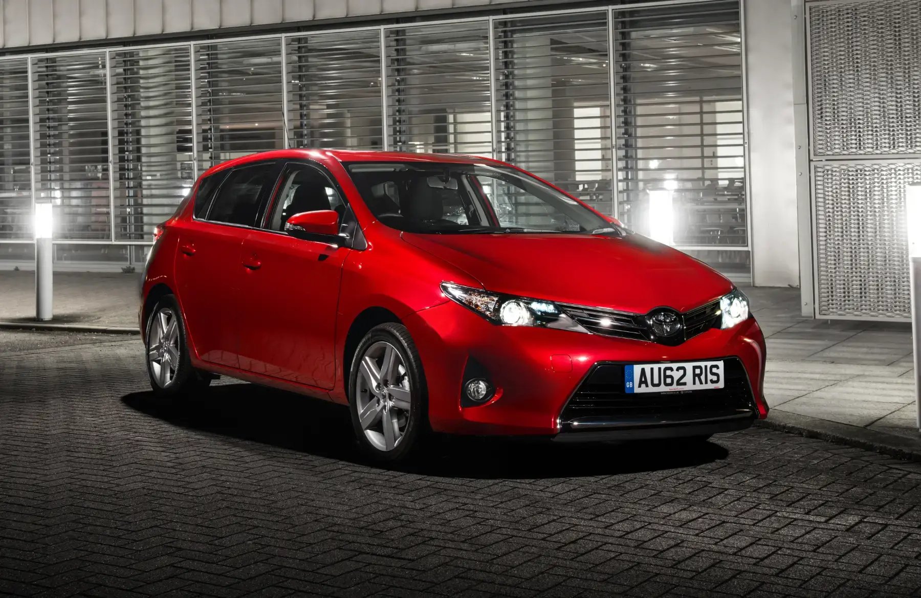red-Toyota-Auris-parked-front