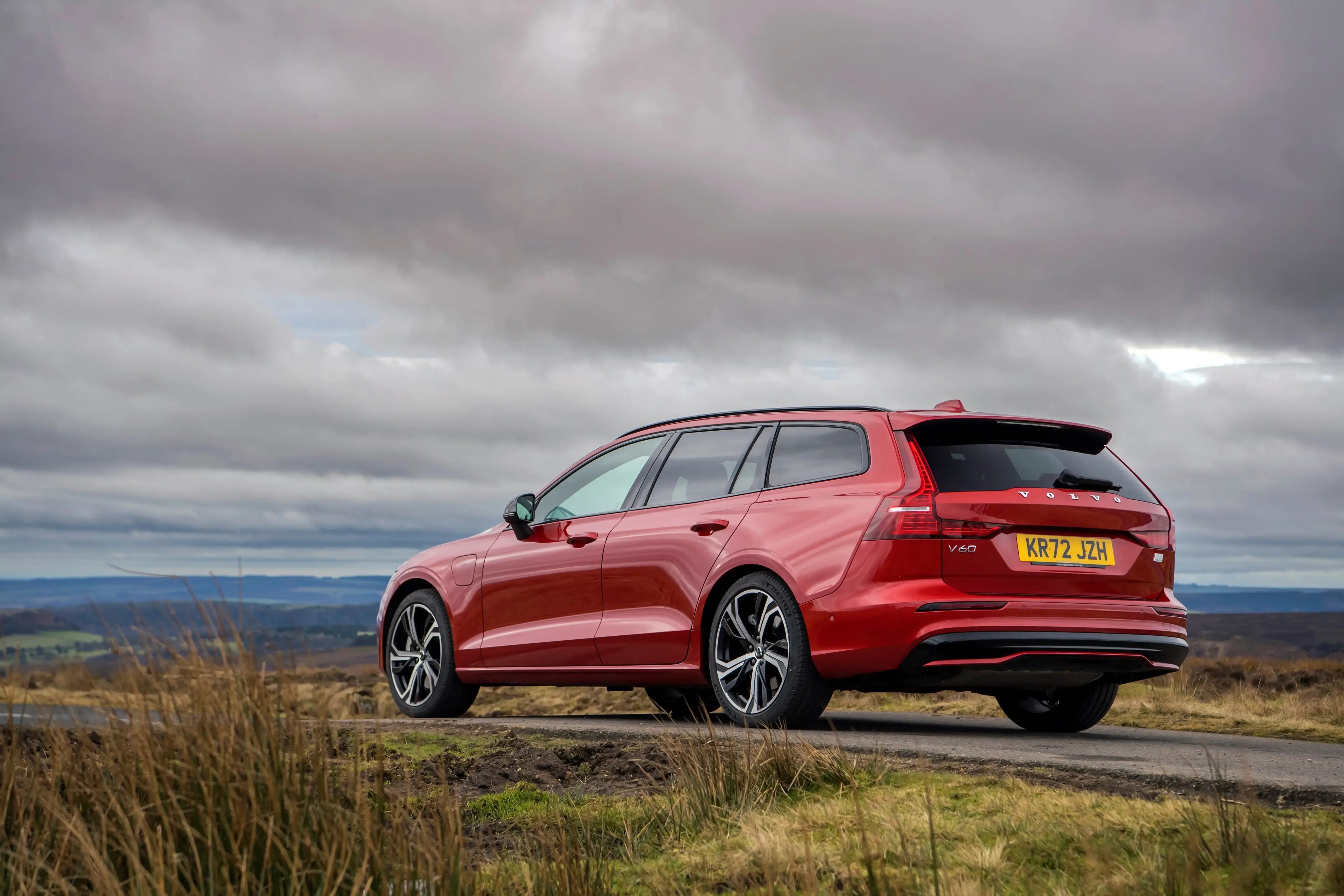 red-Volvo-V60-Plug-in-Hybrid-back