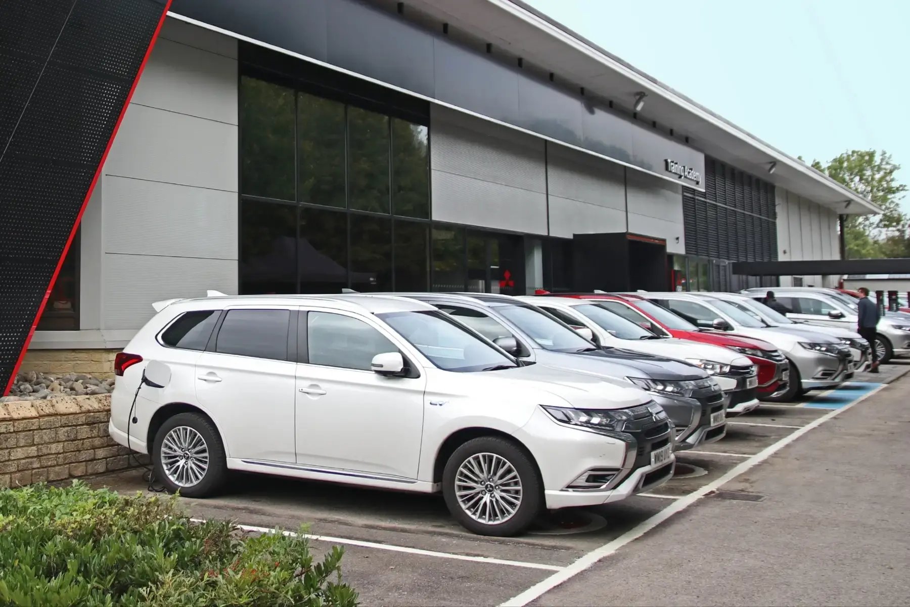 row-cars-Mitsubishi-dealership