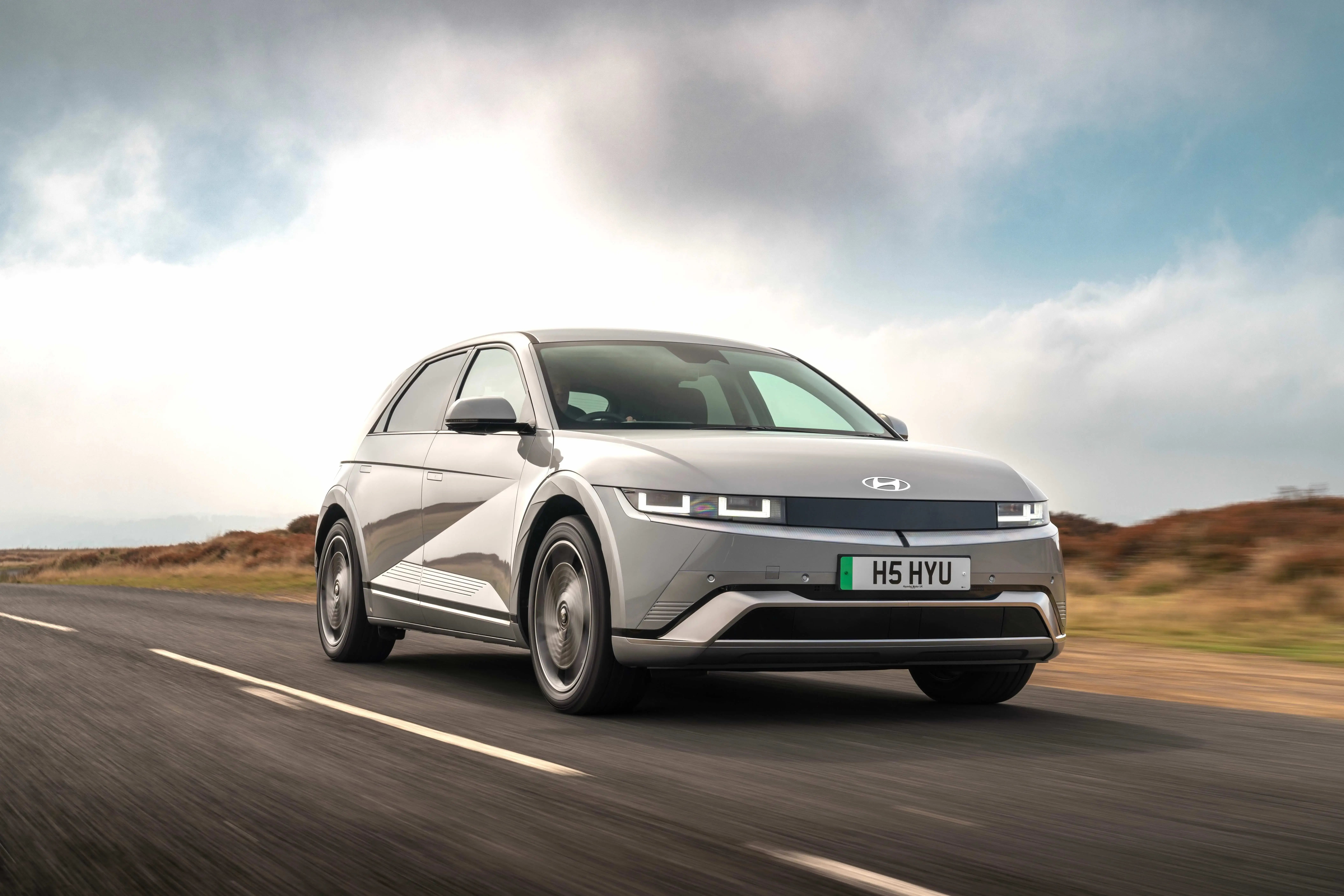 silver-Hyundai-Ioniq-5-dynamic-front