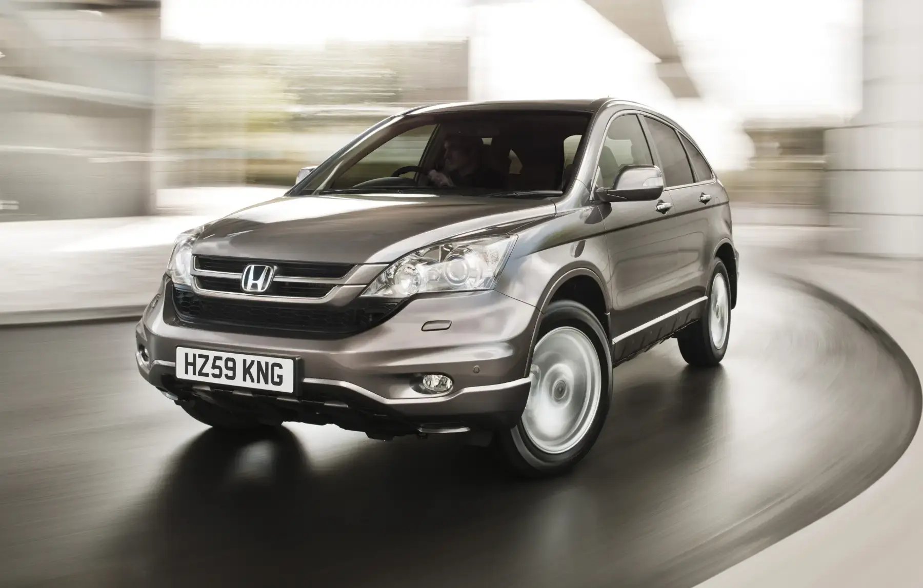 taupe-Honda-CR-V-dynamic-curve