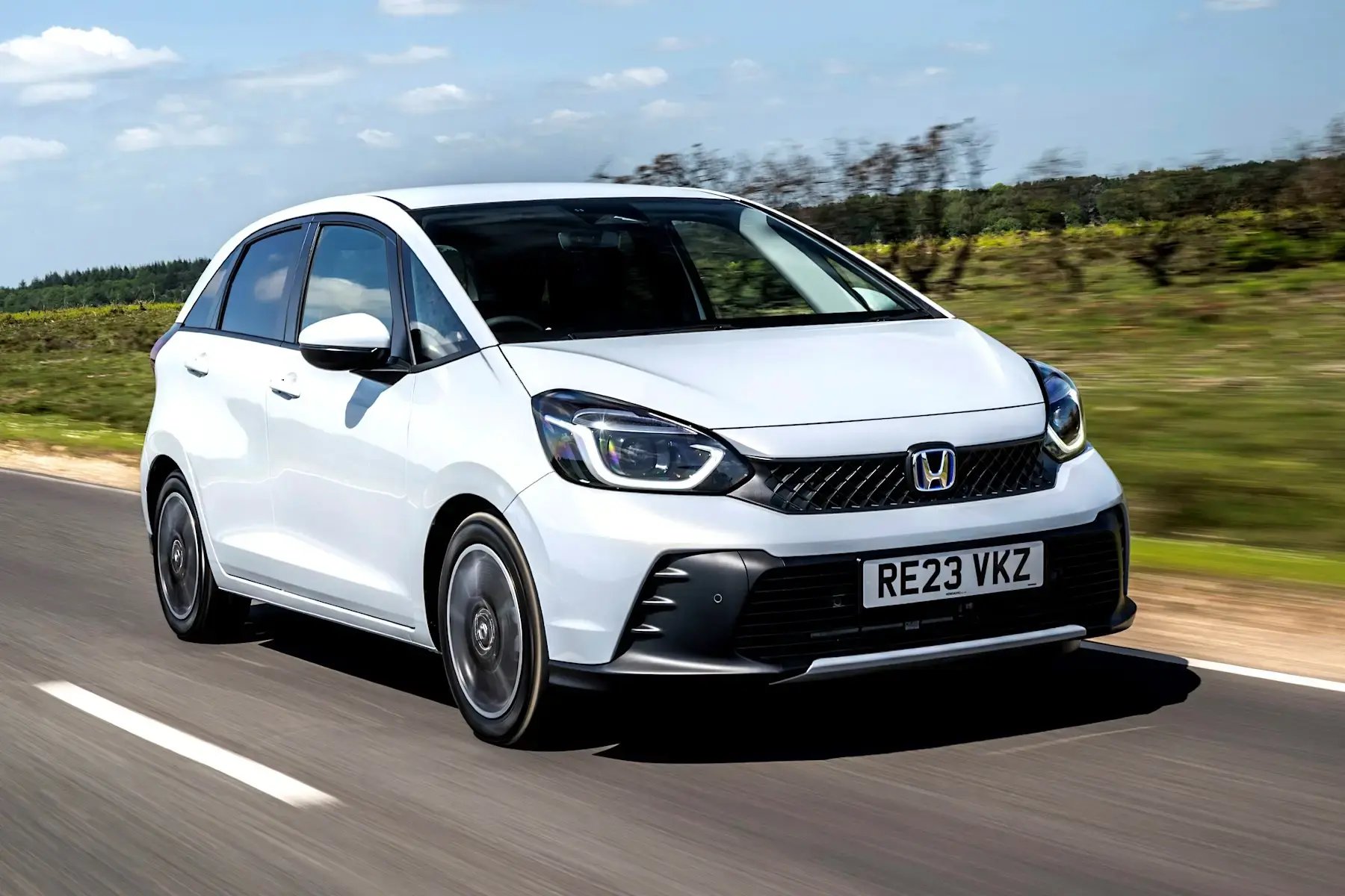 white-Honda-Jazz-dynamic