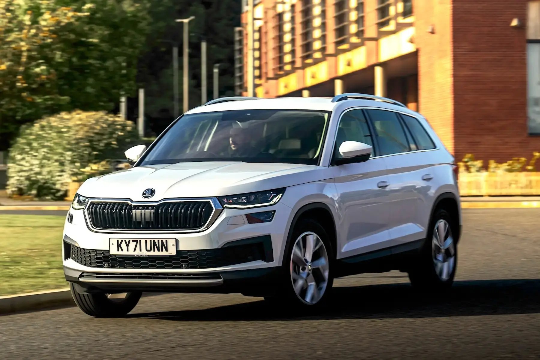 white-Skoda-Kodiaq-front