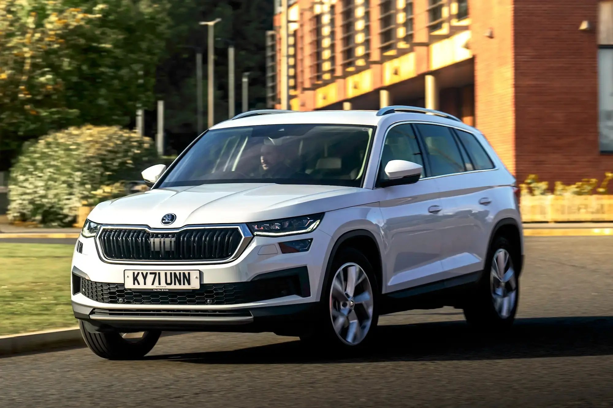 white-Skoda-Kodiaq-parked-front