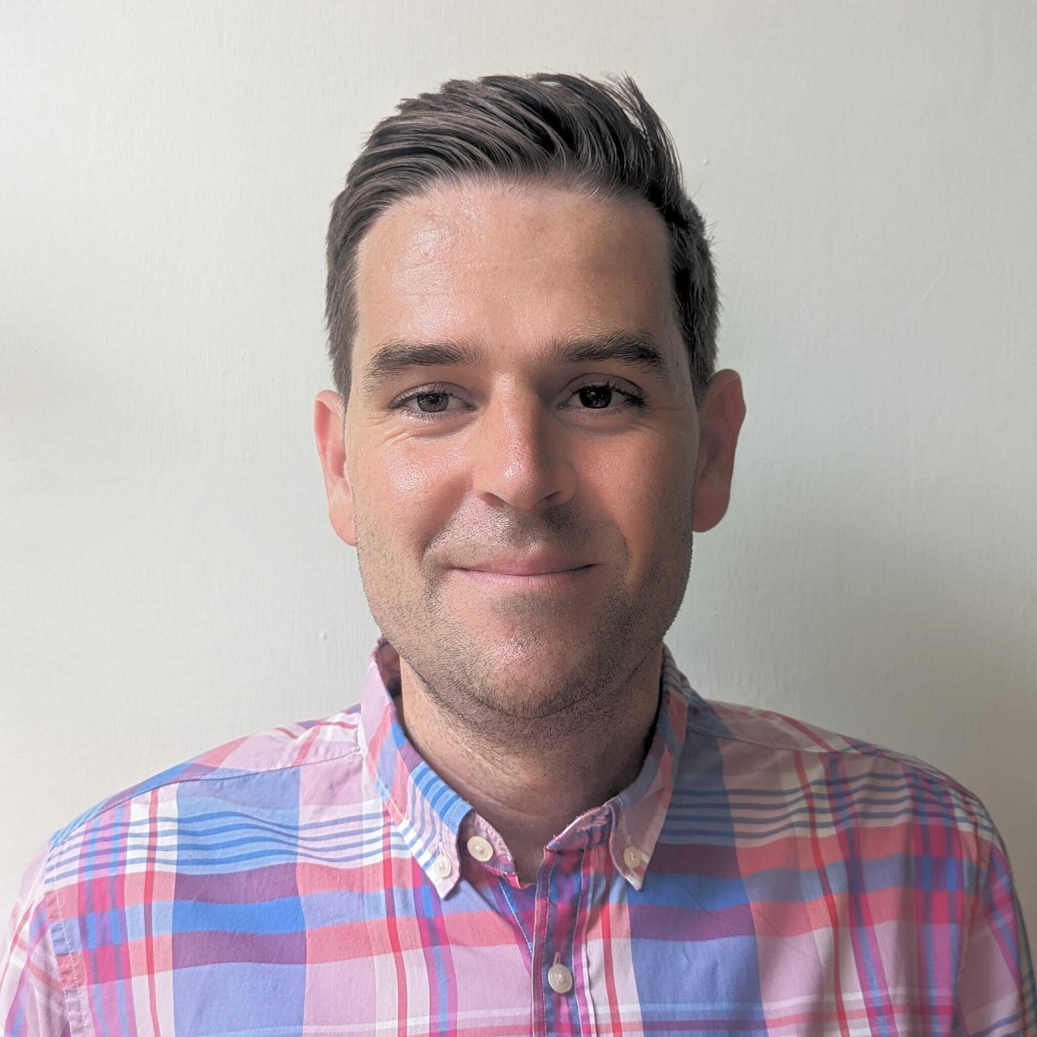 https://www.carmoola.co.uk/hubfs/roberts-gill-headshot.jpg